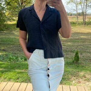 Everlane black short sleeve button up linen shirt